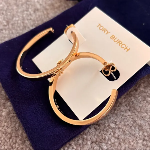 NWOT Tory Burch Icon Hoop Earring - Image 4