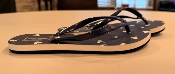 Kate Spade New York | ladies Fiji flip-flop sandals. Size: 7B - Image 10