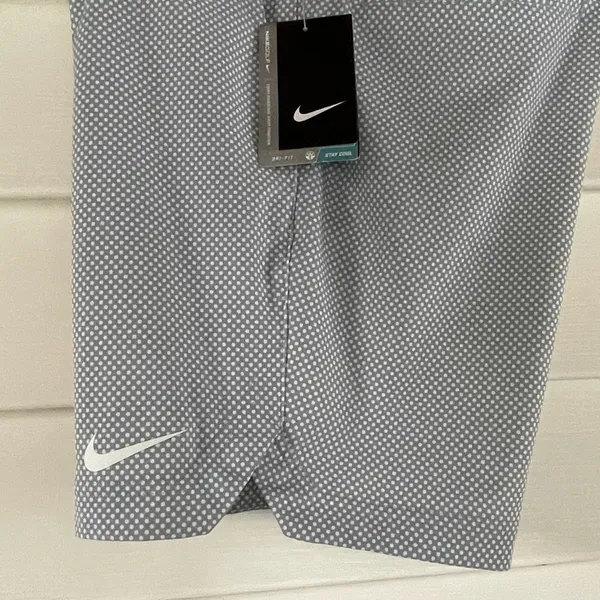 Nike Greens Dri-FIT Golf Shorts Sz 6 - Image 8