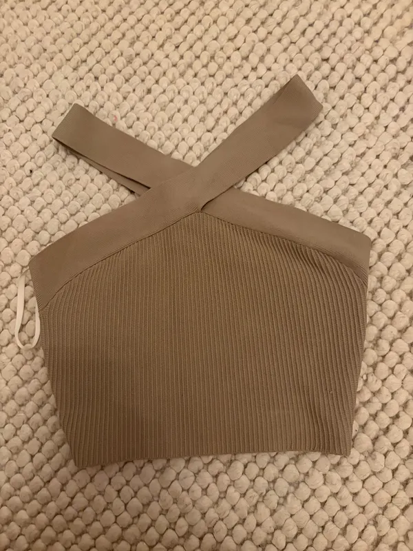 Aritzia Crossover Babaton Top - Image 2