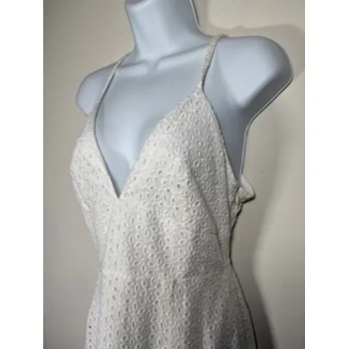 MINKPINK x REVOLVE Eyelet Mini‎ Dress Medium White Cutout Back Ruffle Hem Bride - Image 4
