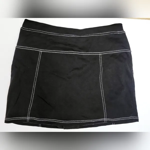 Anne Klein Sport Black Skort White Stitching Size Medium - Image 2