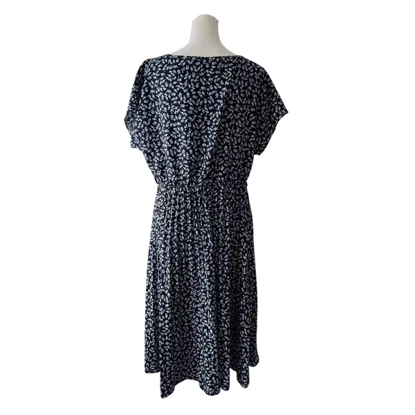 Navy & White Floral Pleated Scoop Neck Elastic Waist Short Sleeve Midi Dress - Image 7