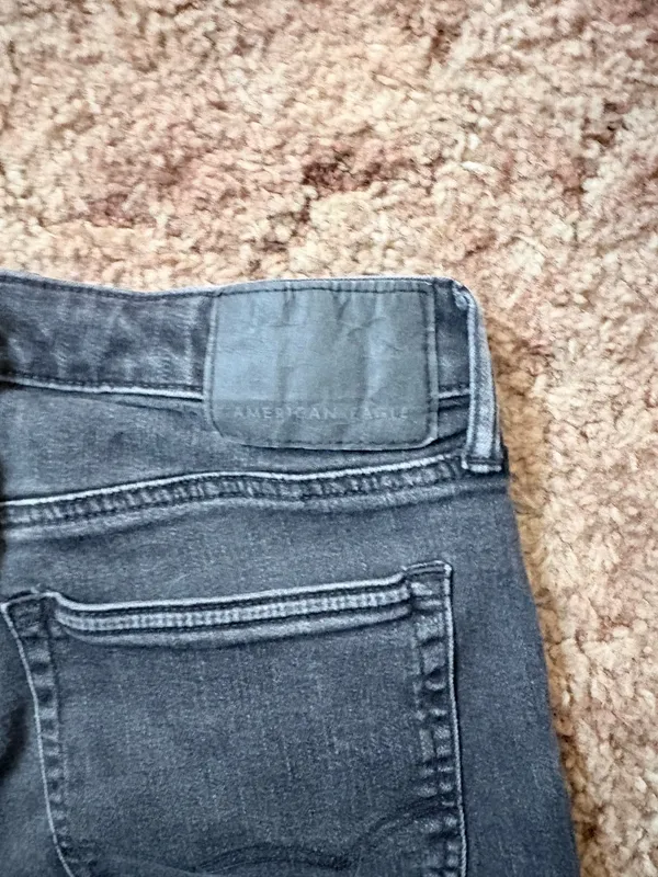 American Eagle Jeans - Image 3