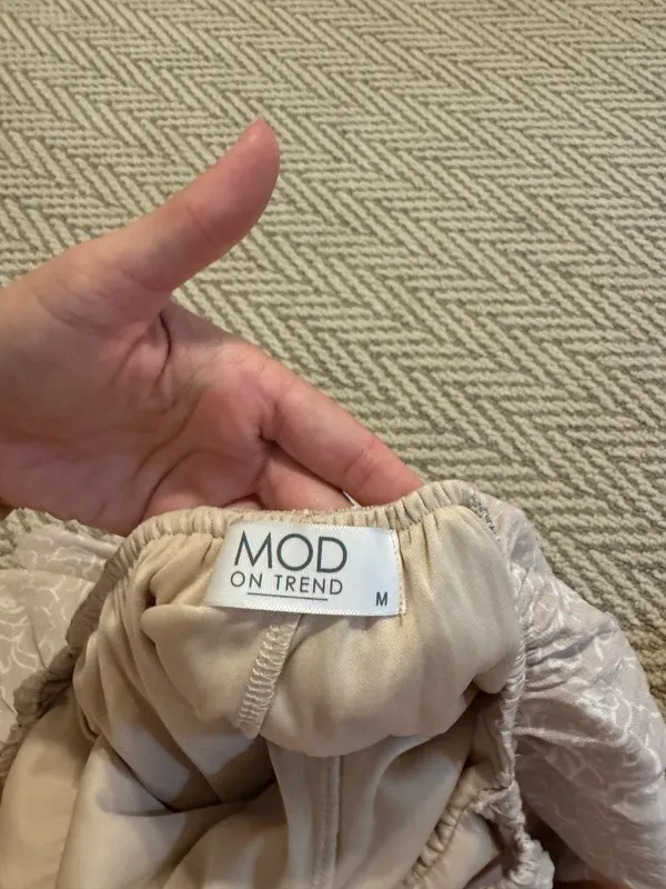 Mod On Trend flowy dress - Image 3