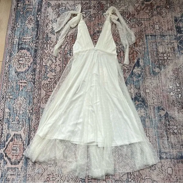 NWT One and Only Collective Tie Shoulder Mesh Tulle Dress Deep V Midi White Gown - Image 10