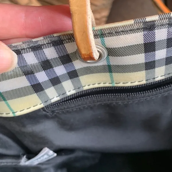 Authentic VINTAGE BURBERRY Checkered medium long tote - Image 9