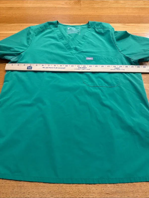 Figs women Catarina Kelly green scrub top size XlArge . - Image 4