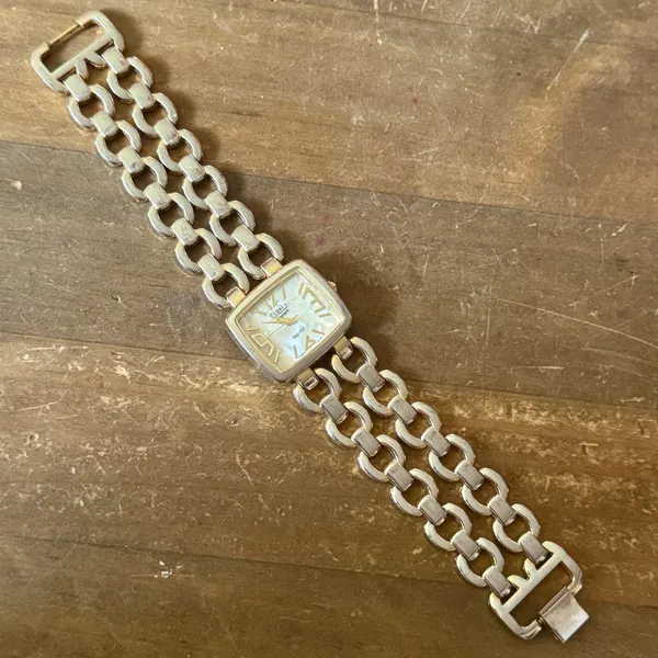 Figaro Couture double chain link quartz watch Gold - Image 3