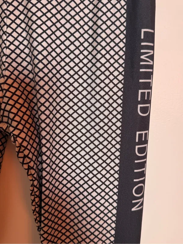 Source Unknown Raiders Limited Edition Graphic Leggings in Black and Gray Small - Image 4