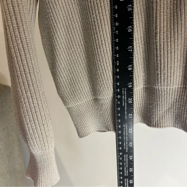Hudson Gray Women's Zip-Up Cardigan Crop Sweater Light Gray size M pockets - Image 5