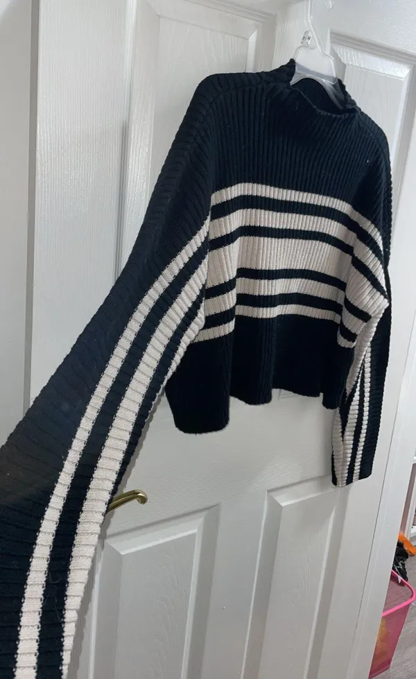Sweater - Image 3