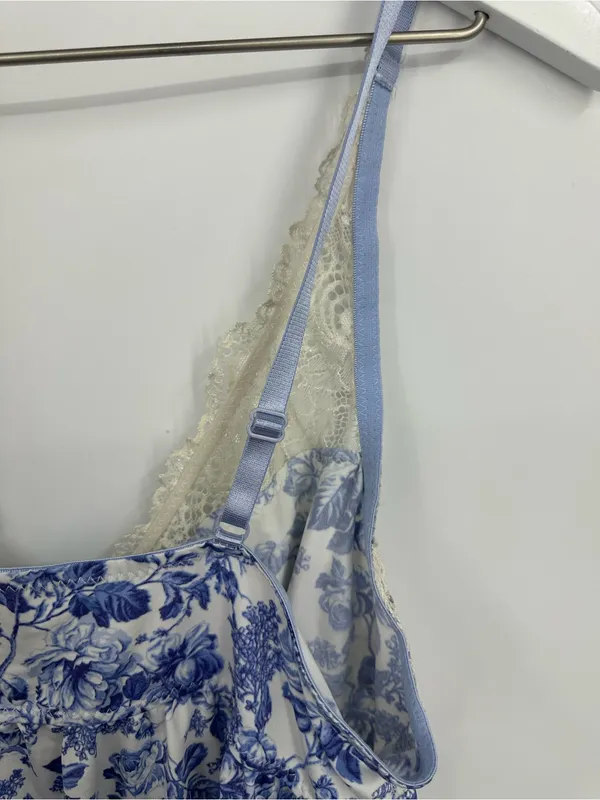 Laura Ashley Blue Floral Lace V Neck Camisole Top Size Large Fairy - Image 4