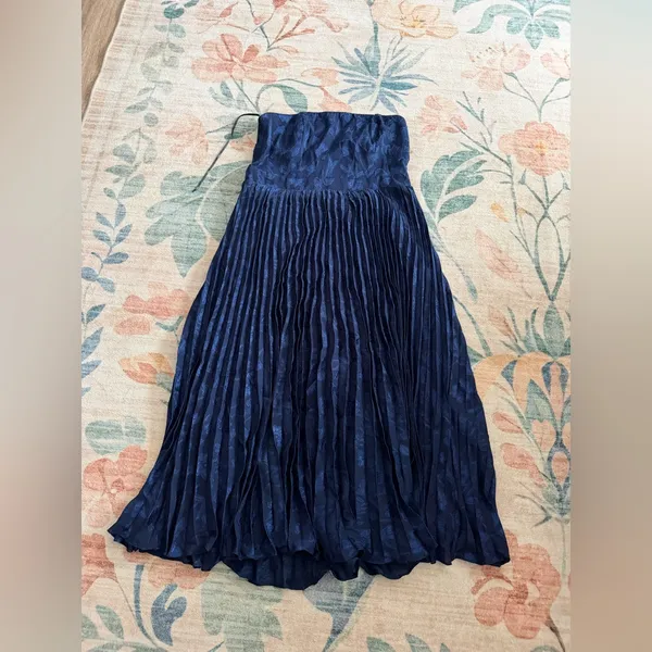 Lulus Perfectly Stunning Navy Jacquard Strapless Midi Dress - Image 6