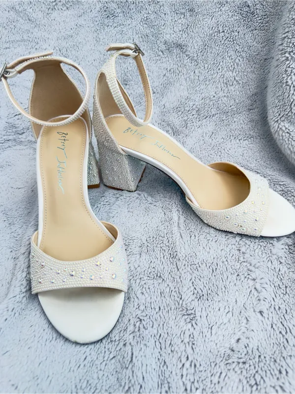 Betsey Johnson Blue Women's Sb-Kami Heeled Sandal, Pearl, 7.5, new in box - Image 9