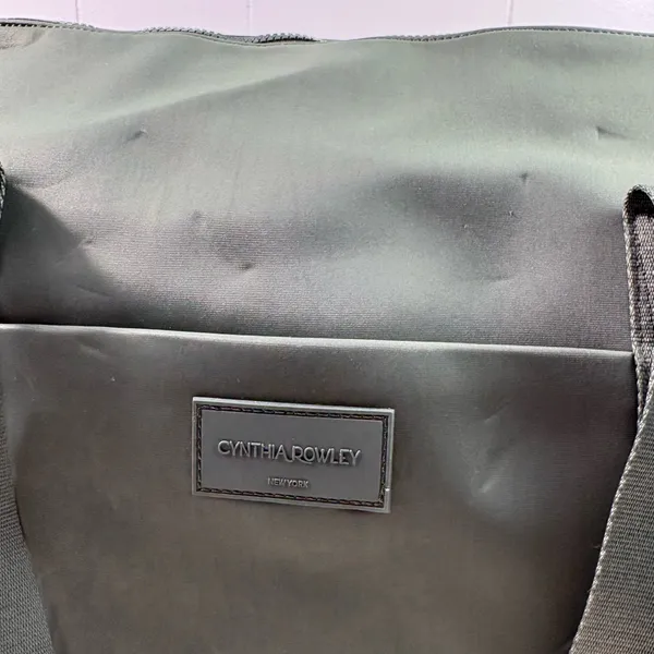 Cynthia Rowley Green Scuba Knit Carryon Convertible Strap Zip Top Overnight Bag - Image 2