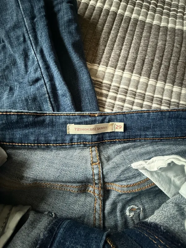 Levi’s Skinny High-Rise 721 Jeans Distressed Blue - Image 2