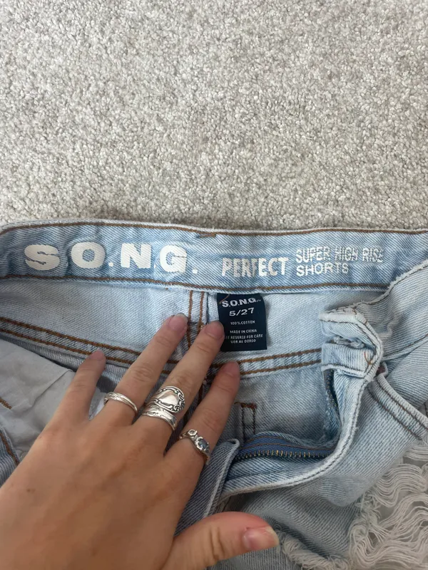 Jean shorts Size 27 - Image 3