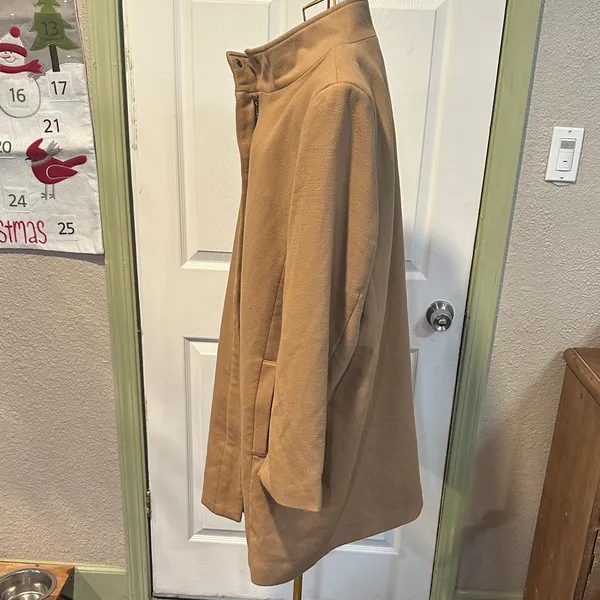 Banana Republic Classic Tan pea Coat collared and zipped - Image 6