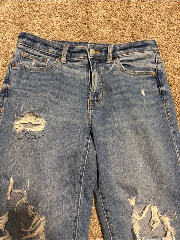 Old Navy Women's High Rise OG Straight Ripped Denim‎ Jeans Size 6 Short - Image 3