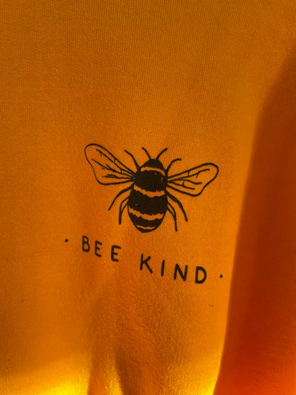 Bee Kind Sweatshirt Gold - Image 2