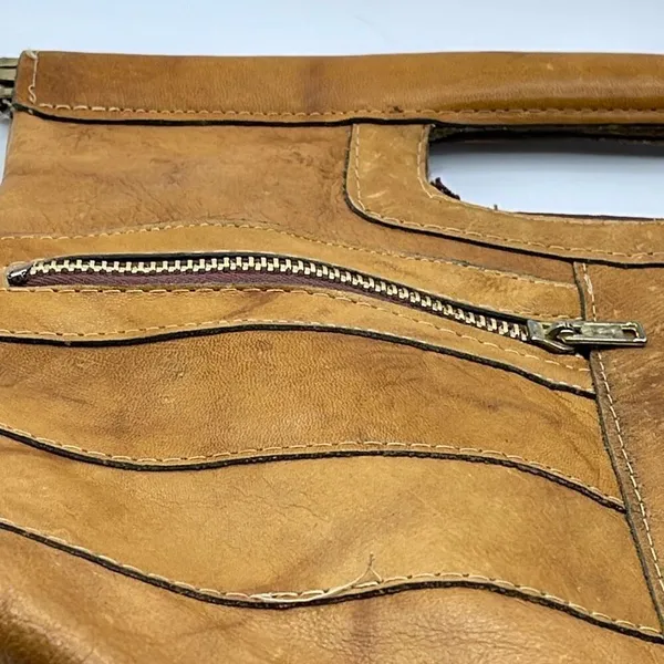 Vintage boho Leather Made in Hong Kong top handle bag. - Image 3