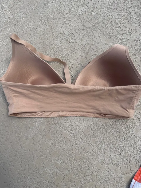 Victoria's Secret Seamless Beige T-Shirt Bra 36DD - Image 2