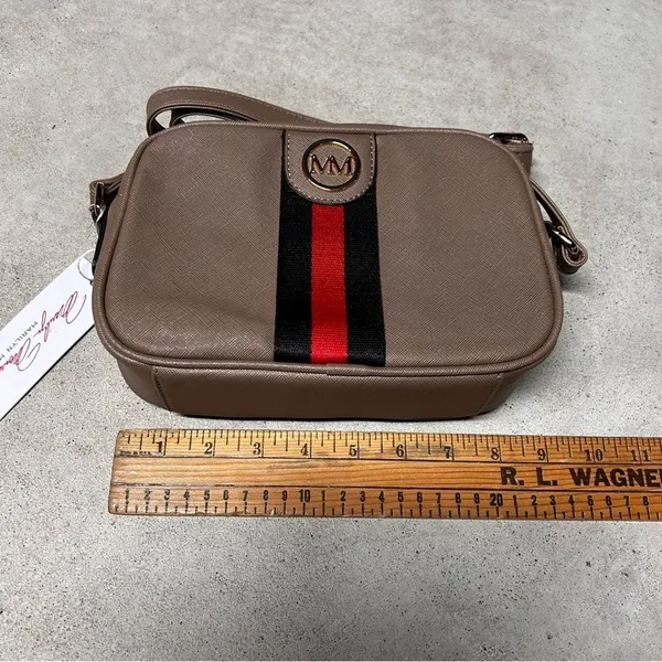 NWT MARILYN MONROE Taupe Handbag Purse w/ Crossbody Strap Faux Leather - Image 4