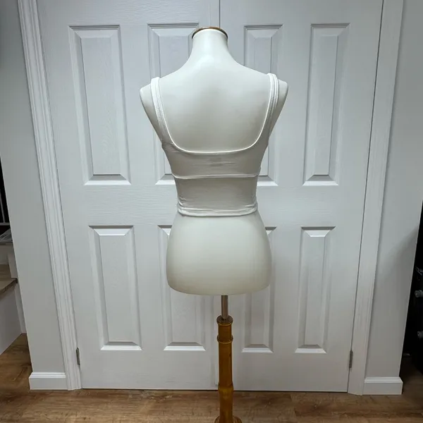 Aritzia Wilfred Free - Orbit Tank - White Crop Top -‎ Size XS. - Image 13