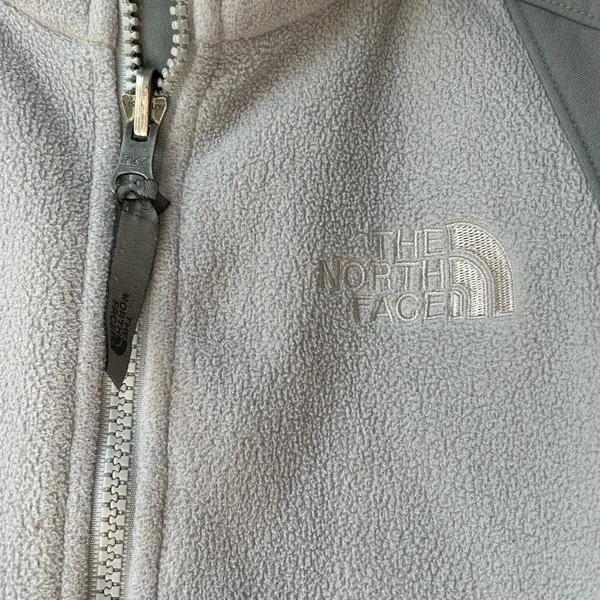 The North Face women’s fleece jacket small - Image 5