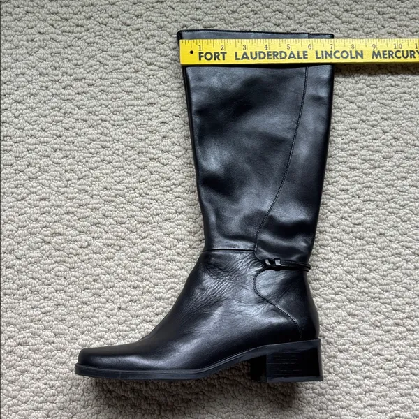 Naturalizer BNWOT knee high black leather boots. Never worn. With box. Size 7. - Image 7