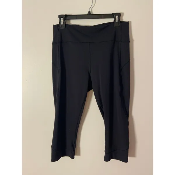 Lululemon In‎ Movement Crop *Everlux 19" - Image 4