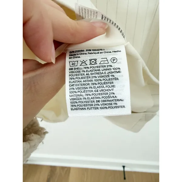 NWT H&M White Pinstriped Button Front Vest Top US XXL - Image 3