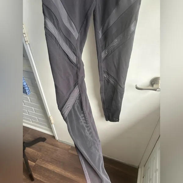 Alo Black Mesh Medium‎ Leggings medium athleisure workout yoga travel layered - Image 4