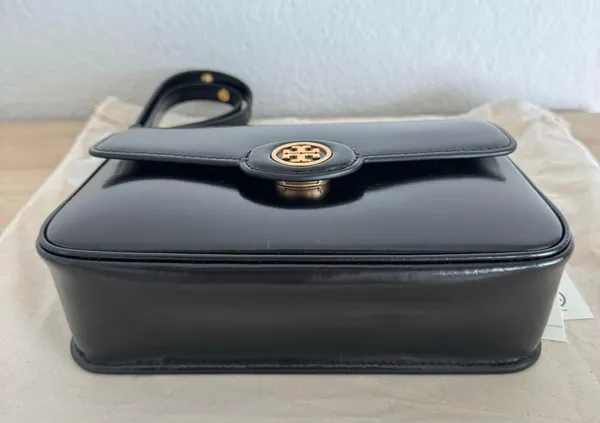 Tory Burch Robinson Spazzolato Shoulder Bag Black - Image 13