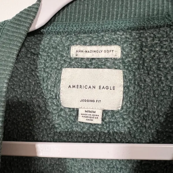 Cozy Crewneck Sweatshirt in Evergreen Green Size Medium American Eagle - Image 6