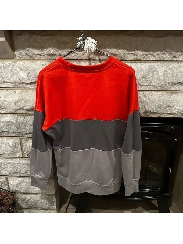 *5 for $45* Women's Medium Red Gray Colorblock Sweatshirt - Image 4