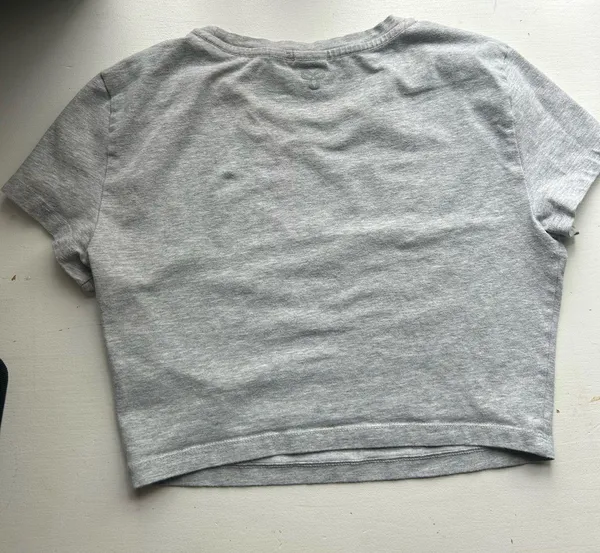 Aritzia TNA Cropped T-Shirt - Image 2
