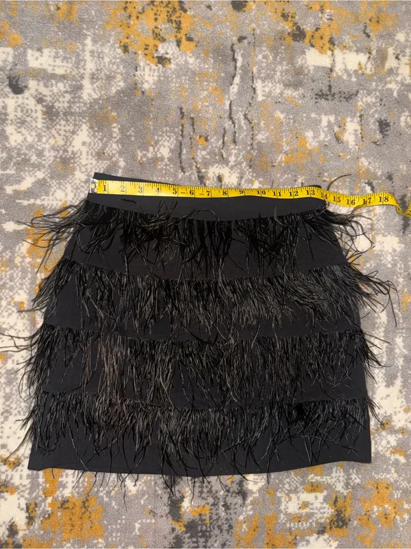Gianni Bini GB black feather mini skirt size small - Image 5