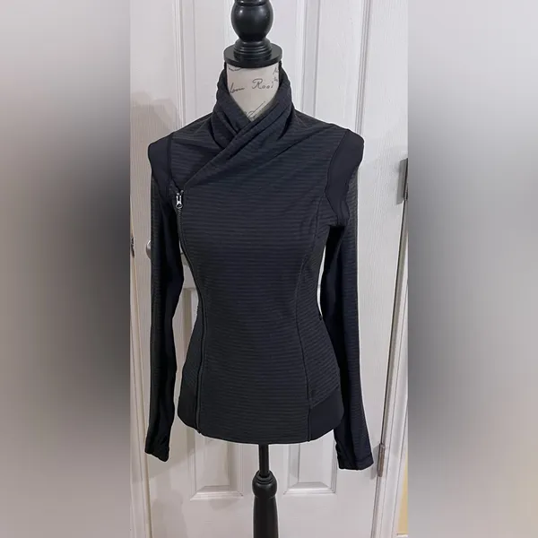 Lululemon Bhakti Yoga Jacket - Image 3