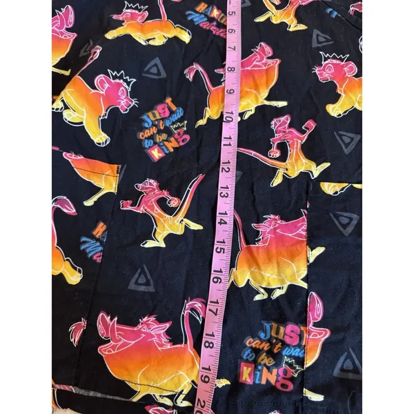 DISNEY Lion King ladies medical Vet Tech Nurse SCRUB shirt top Size Medium - Image 7