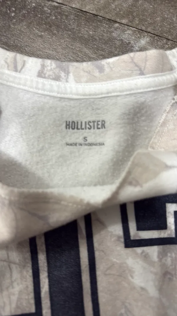 Hollister Sweatshirt - Image 2