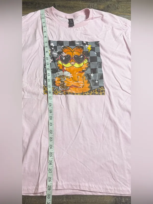 Gildan Light Pink Short Sleeve Tee with Orange Cartoon Cat Graphic - Image 6