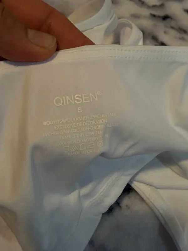 QINSEN Women's Sexy Open Back Sleeveless Crop Tank High Neck Slim Fit Cropped Tee Shirt Y2k Tops Size S . NWT - Image 8