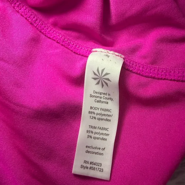 Athleta Hot Pink Long Sleeve Running Shirt Laser Cut Back Size Large. - Image 4