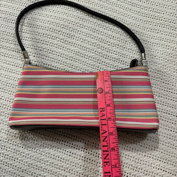 Kate Spade New York – Shoulder Bag Stylish handbag with a vibrant striped print. - Image 5
