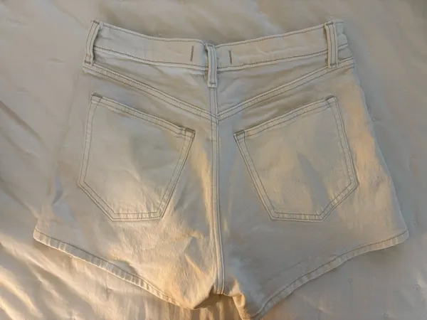 Abercrombie 90s High-Rise Cut-Off Shorts - Image 3
