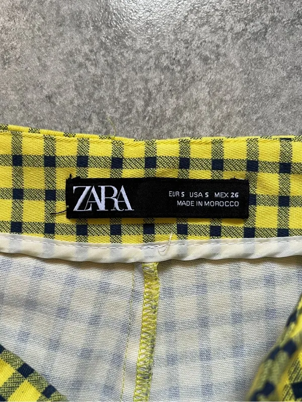 Zara Yellow and Black Plaid High-Waist Shorts - Image 5