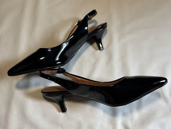 Black Pointed Toe Kitten Heels Vizzano Size 7.5 - Image 2