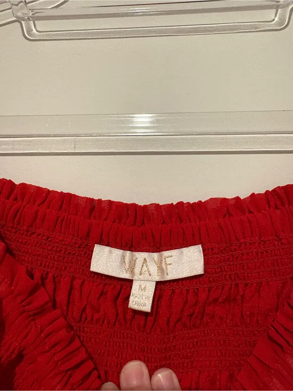 WAYF puff sleeve smocked crop‎ top red size medium - Image 3